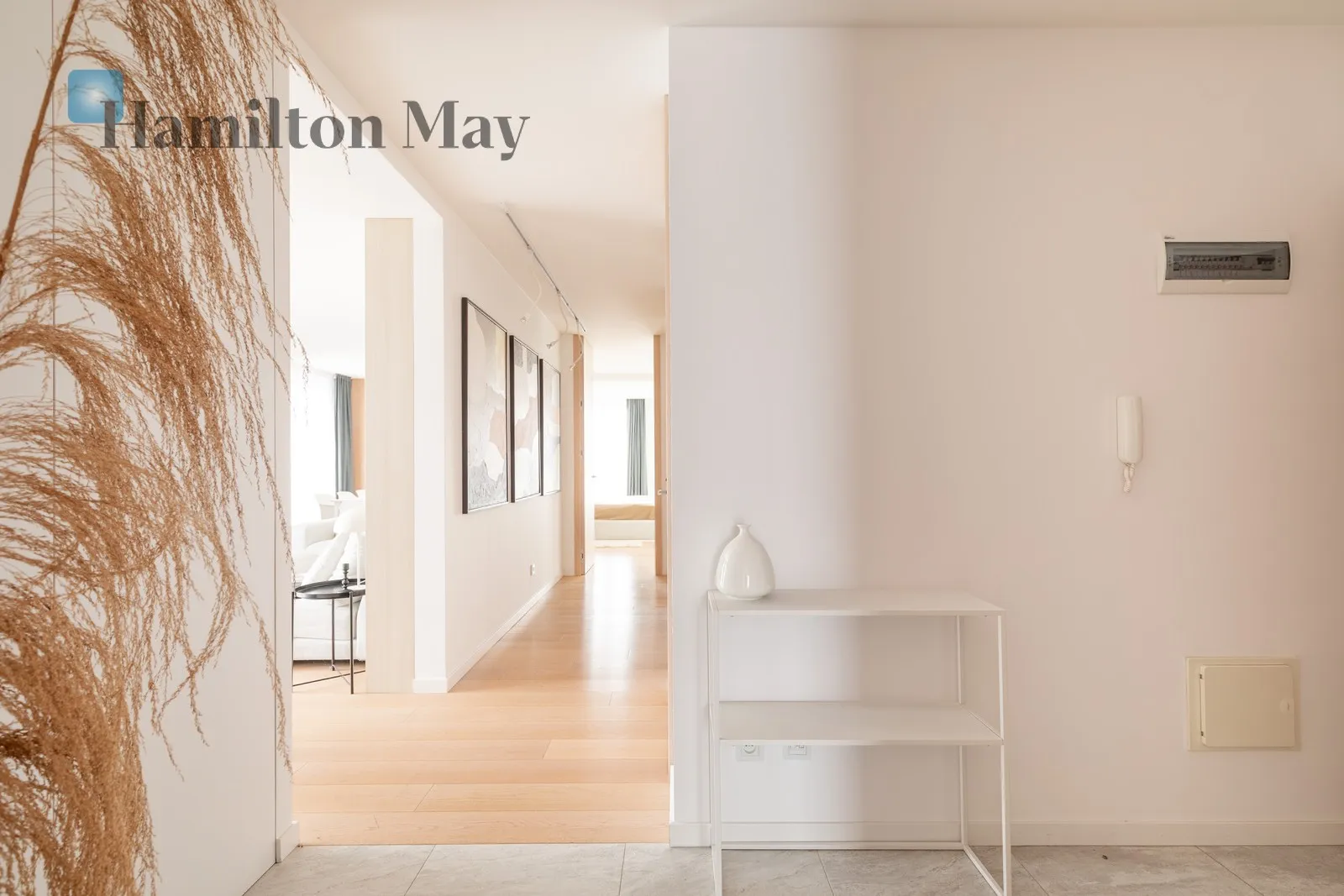 Designer penthouse with a 112-square-meter terrace on the top floor - slider