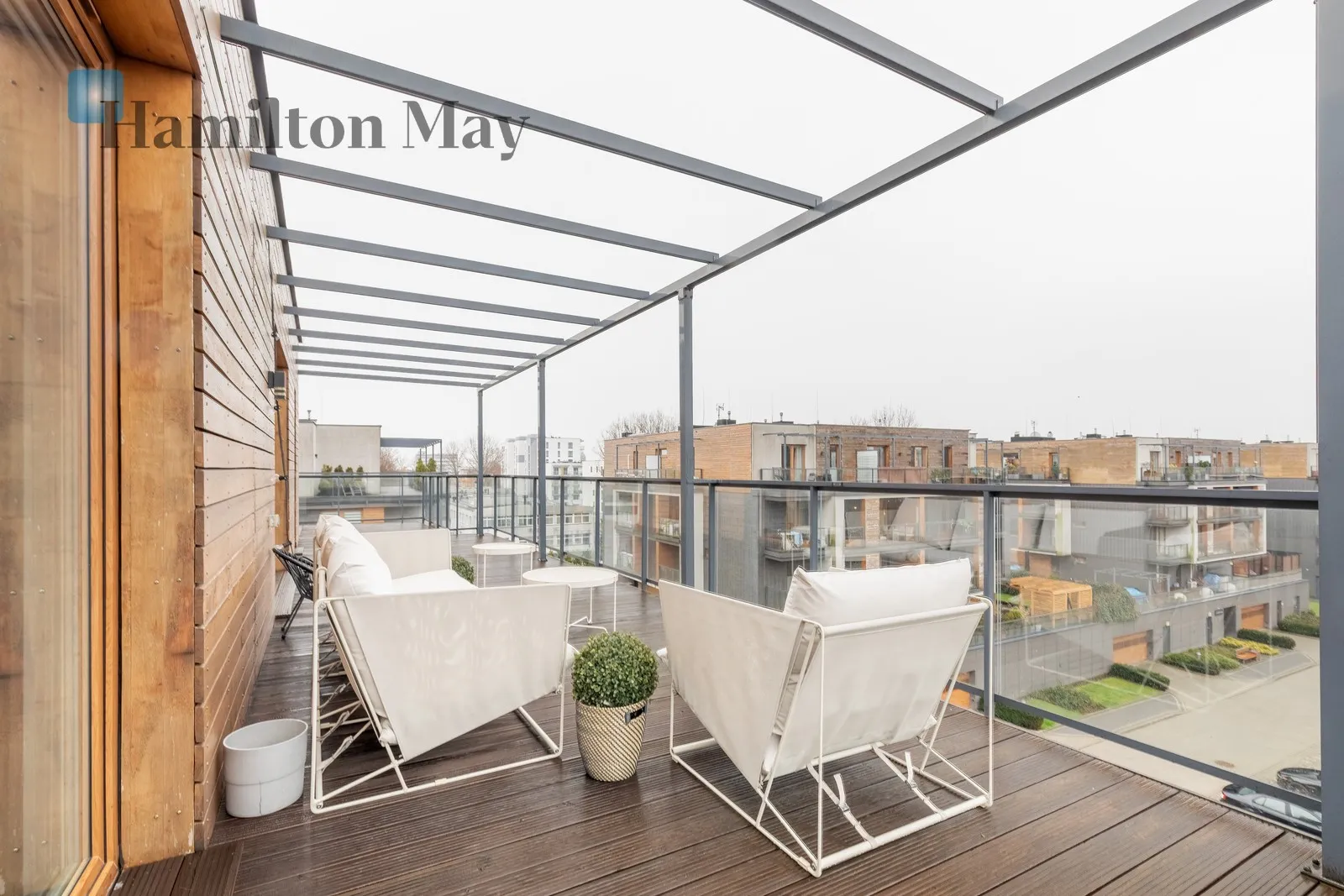 Designer penthouse with a 112-square-meter terrace on the top floor - slider