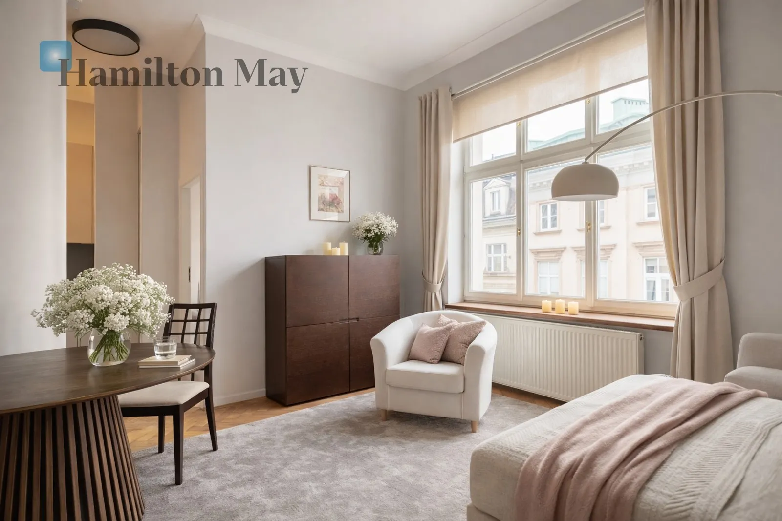 Exclusive apartment in historic Krakow tenement - slider