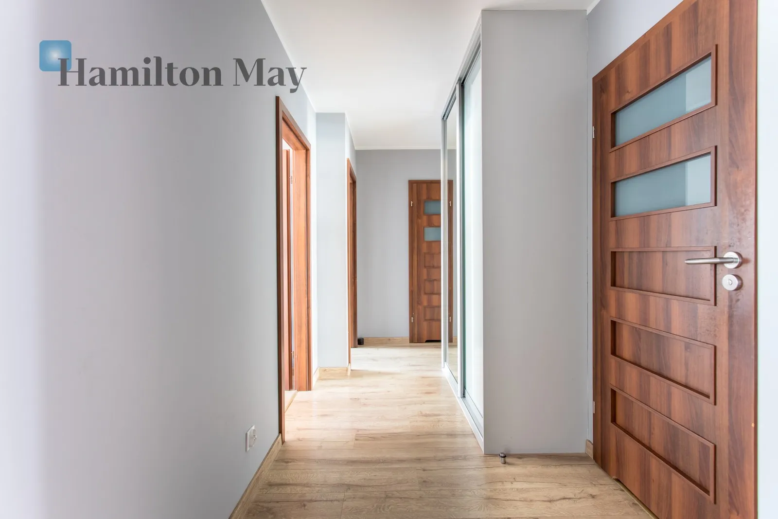 3 bedrooms | balcony | AC | Pixel House - slider