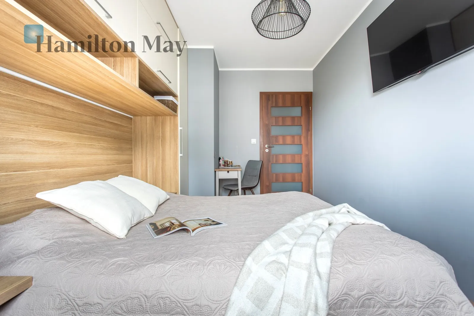 3 bedrooms | balcony | AC | Pixel House - slider