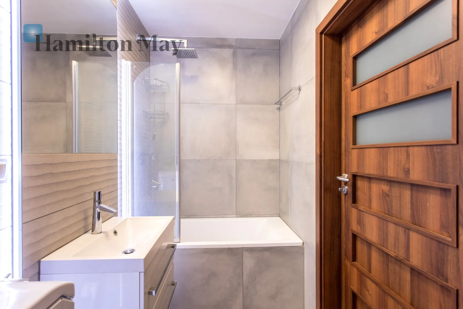3 bedrooms | balcony | AC | Pixel House - slider