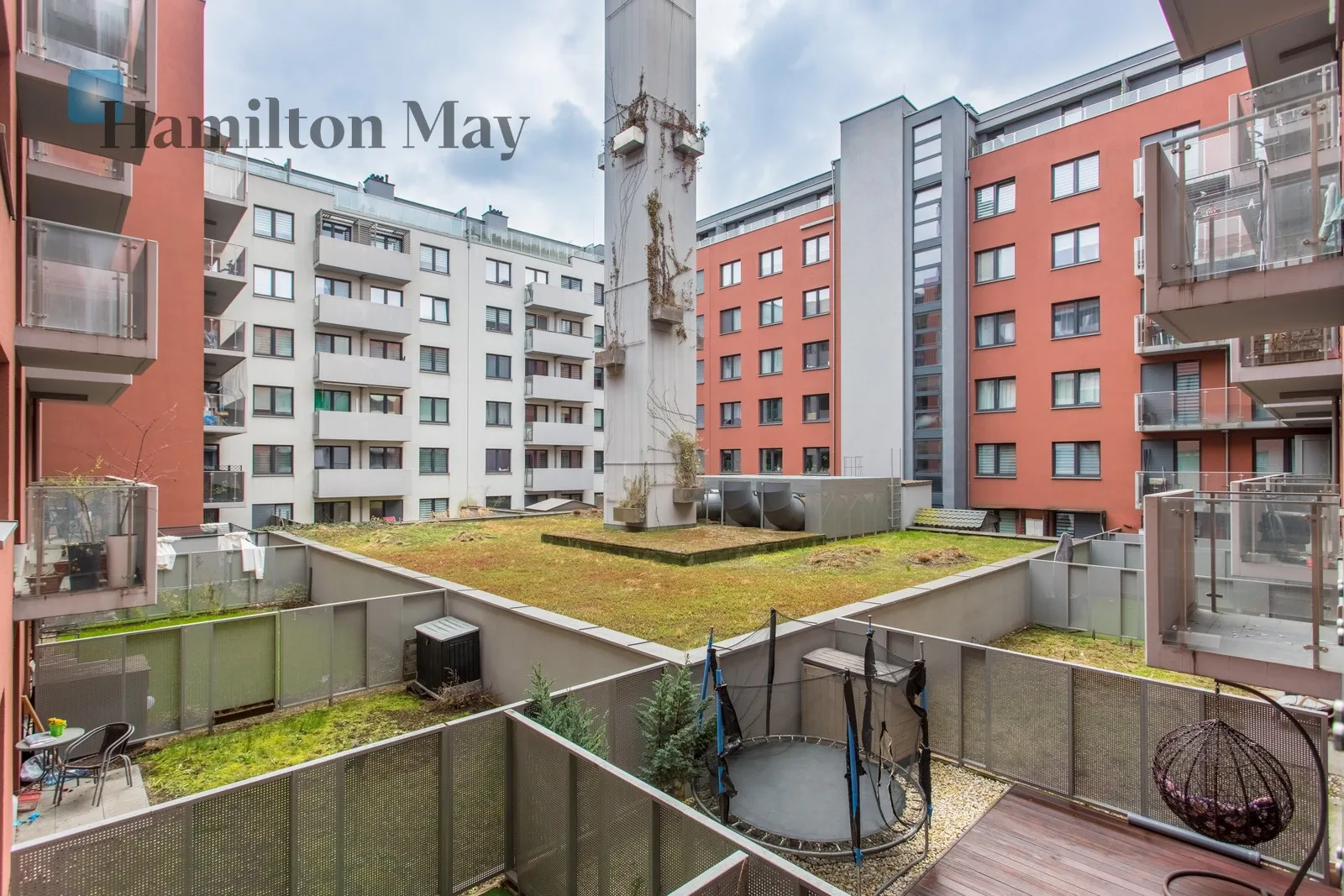 3 bedrooms | balcony | AC | Pixel House - slider