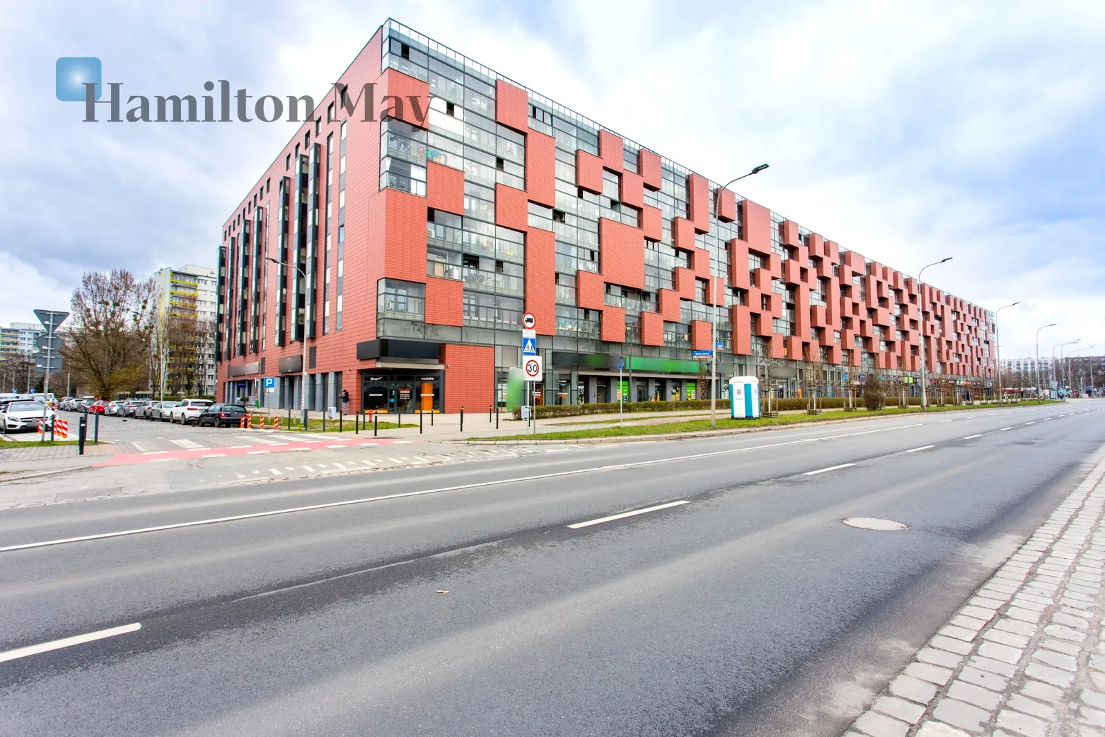 3 bedrooms | balcony | AC | Pixel House - slider