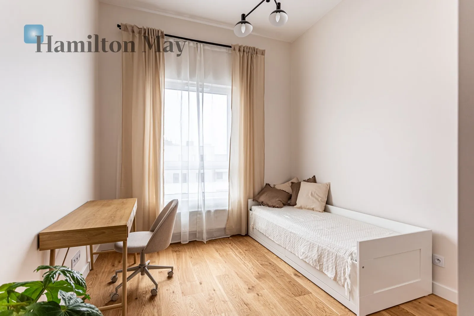 Subregion: Szamoty Distance to centre: 9.01 km Level: 7 Price: 6500 PLN Bedrooms: 2 Bathrooms: 2 Size: 70m2 - slider