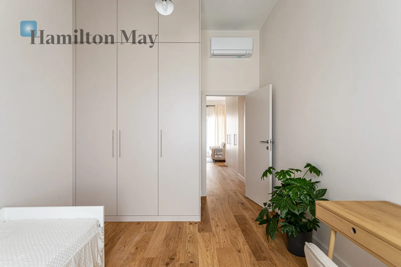 Distance to centre: 9.01 km Level: 7 Price: 6500 PLN Bedrooms: 2 Bathrooms: 2 Size: 70m2 Price/m2: 93 PLN - slider