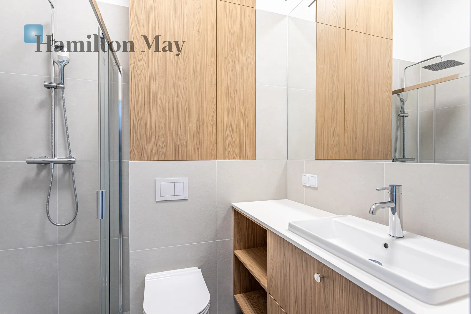 City: Warszawa Street: Silnikowa Region: Ursus Subregion: Szamoty Distance to centre: 9.01 km Level: 7 - slider