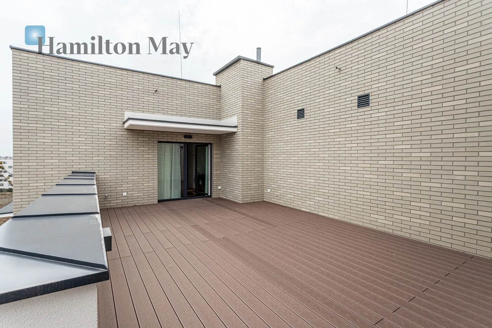 Subregion: Szamoty Distance to centre: 9.01 km Level: 7 Price: 6500 PLN Bedrooms: 2 Bathrooms: 2 - slider