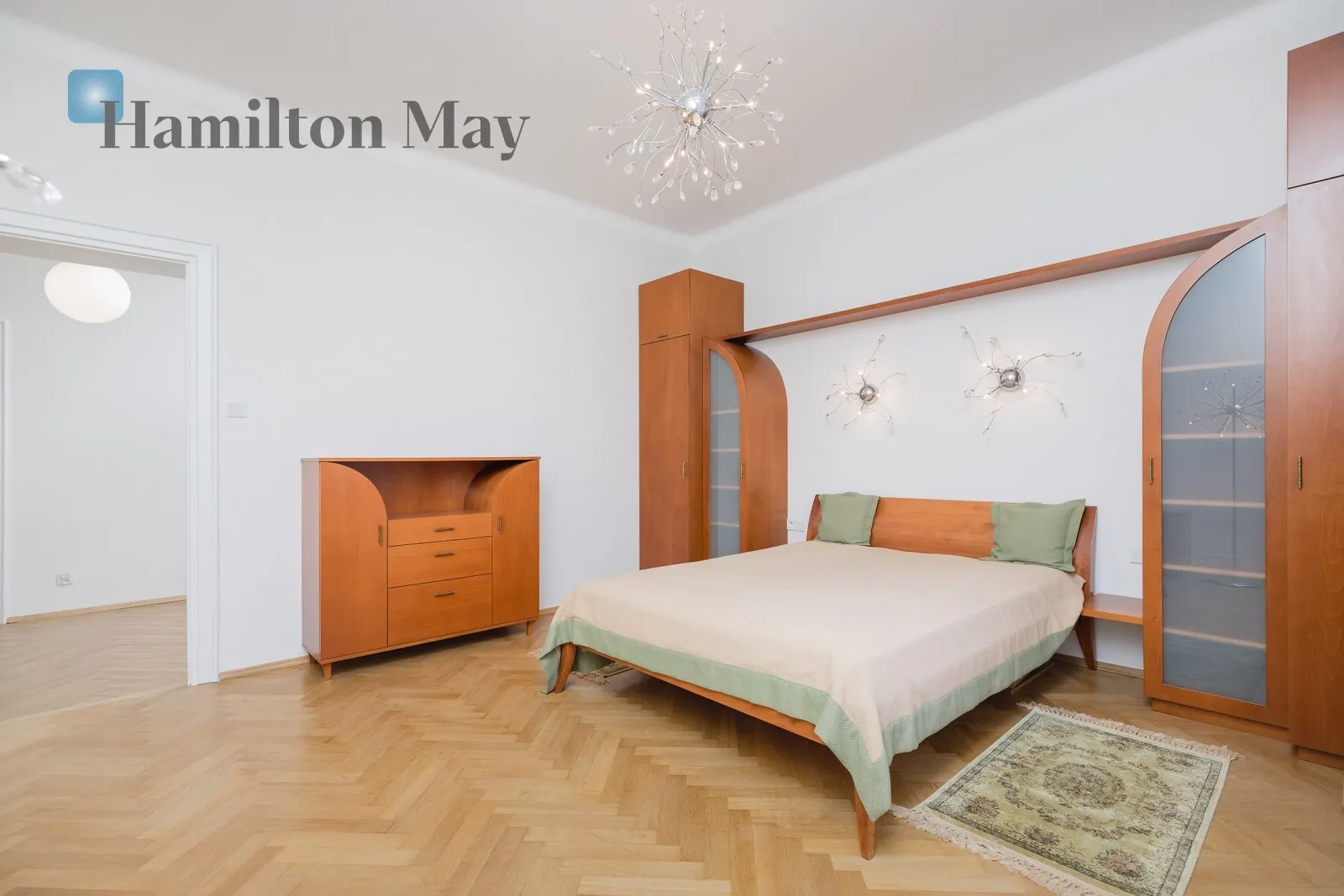 Street: Józefitów Region: Krowodrza Distance to centre: 1.42 km Level: 4 Price: 5700 PLN Bedrooms: 1 Bathrooms: 1 Plot size: nullm2 Layout: null - slider