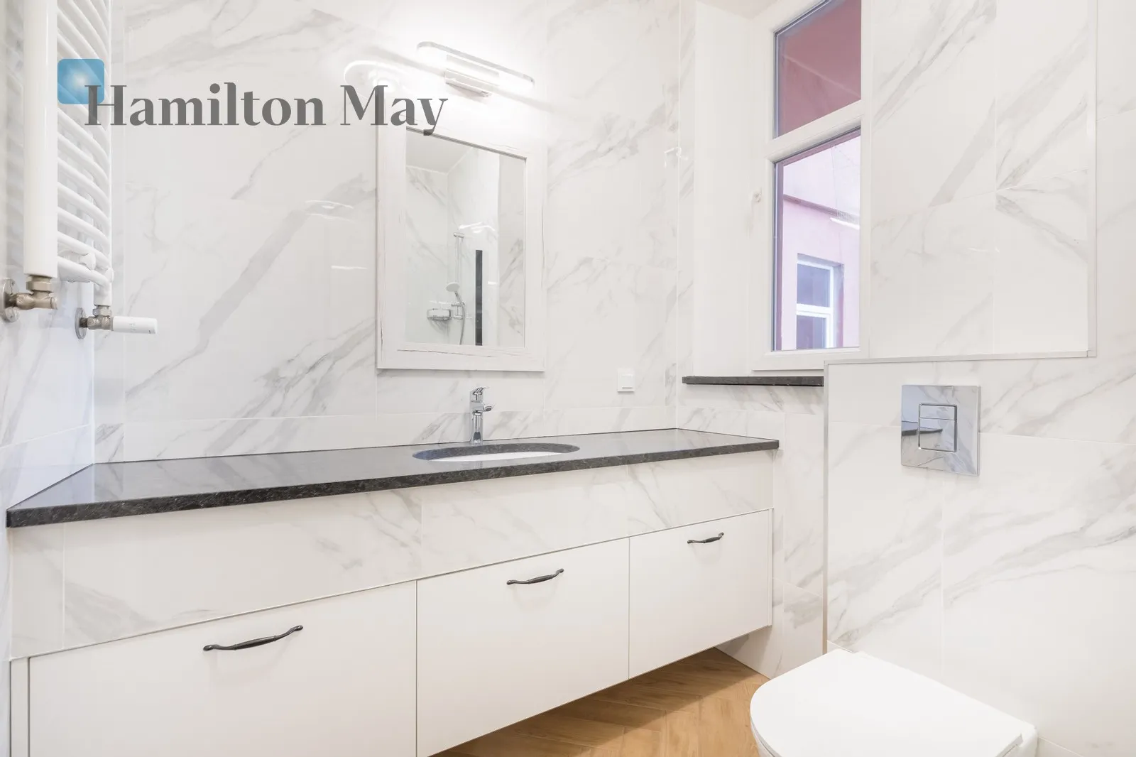 Street: Józefitów Region: Krowodrza Distance to centre: 1.42 km Level: 4 Price: 5700 PLN Bedrooms: 1 Bathrooms: 1 Plot size: nullm2 - slider