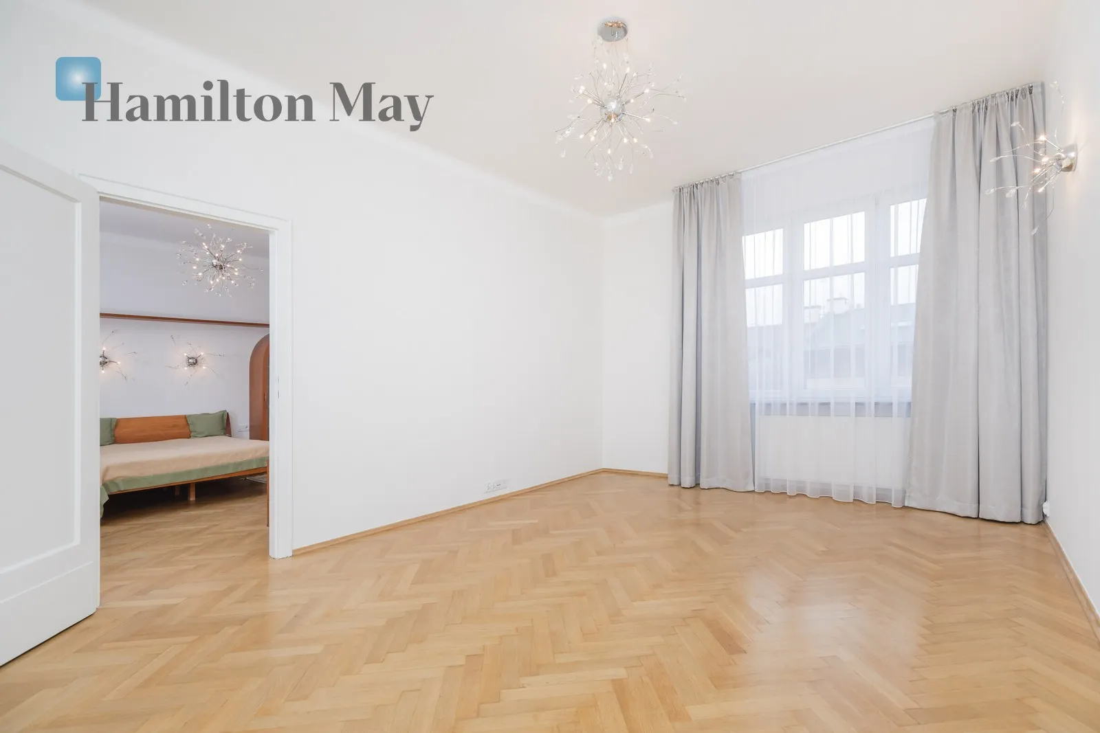 Distance to centre: 1.42 km Level: 4 Price: 5700 PLN Bedrooms: 1 Bathrooms: 1 Plot size: nullm2 Layout: null Price/m2: 70 PLN - slider