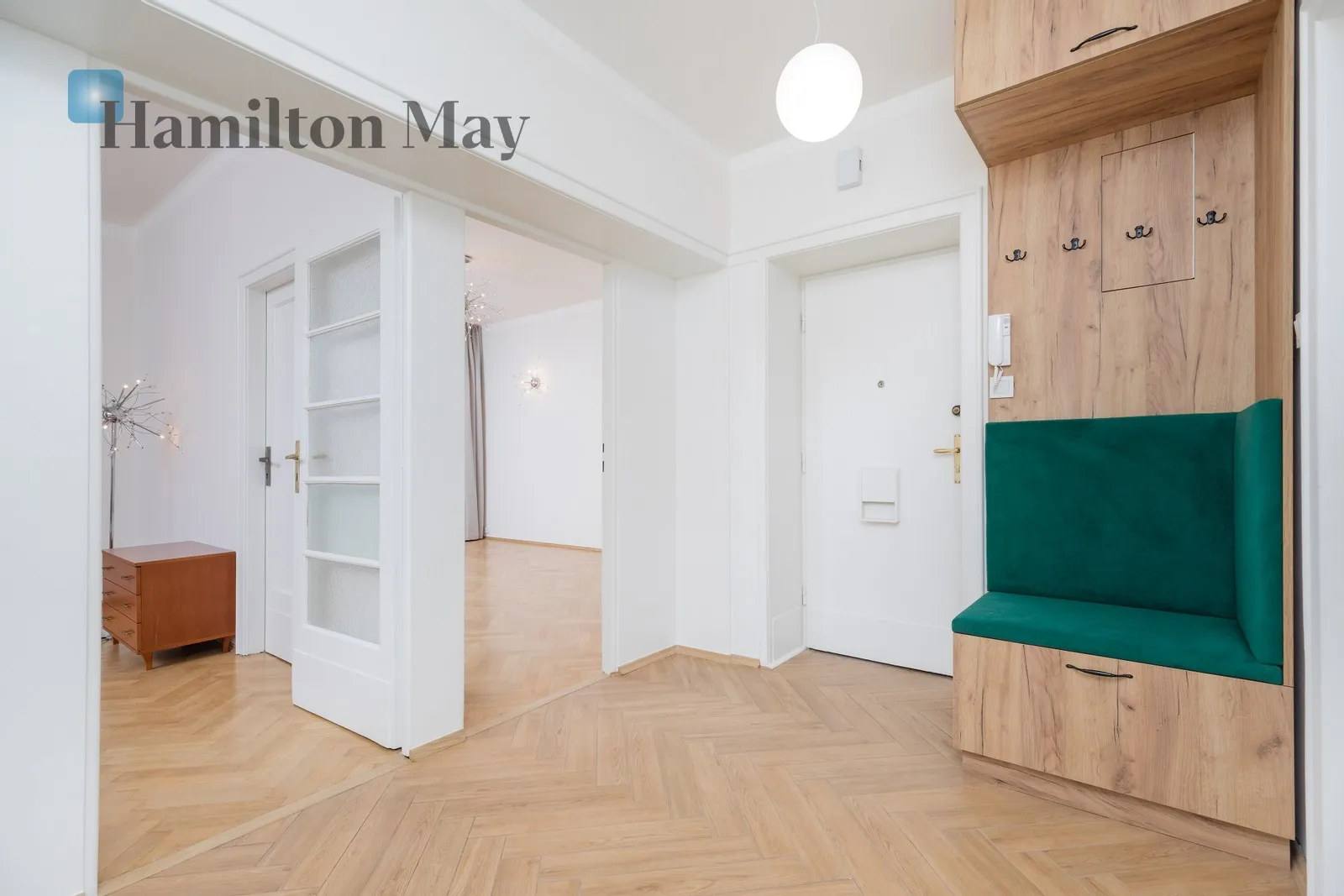 Region: Krowodrza Distance to centre: 1.42 km Level: 4 Price: 5700 PLN Bedrooms: 1 Bathrooms: 1 Plot size: nullm2 - slider