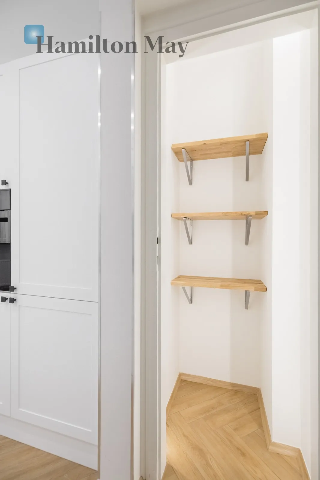 Level: 4 Price: 5700 PLN Bedrooms: 1 Bathrooms: 1 Plot size: nullm2 Layout: null Price/m2: 70 PLN - slider