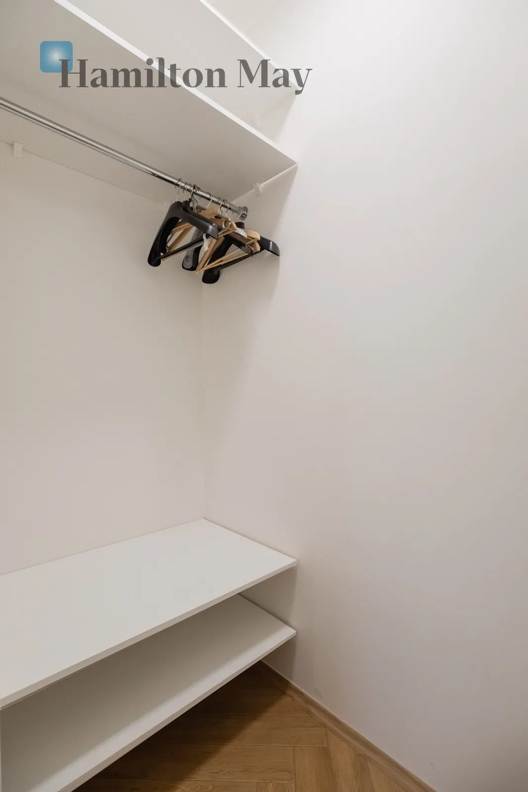 City: Kraków Street: Józefitów Region: Krowodrza Distance to centre: 1.42 km Level: 4 Price: 5700 PLN - slider