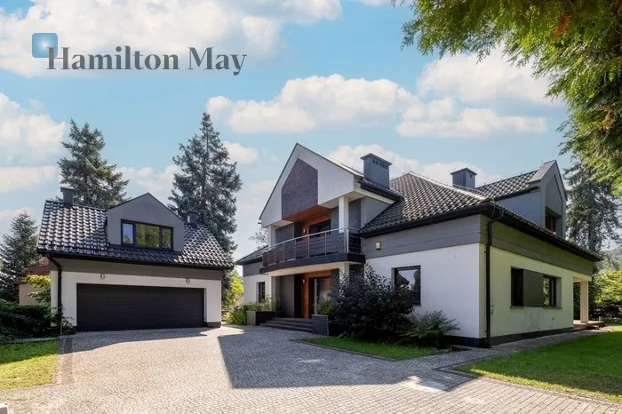 City: Kraków Street: aleja Kasztanowa Region: Zwierzyniec Subregion: Wola Justowska Distance to centre: 5.47 km Price: 4600000 PLN Bedrooms: 4 Bathrooms: 4 Plot size: 980m2 Price/m2: 9200 PLN - slider