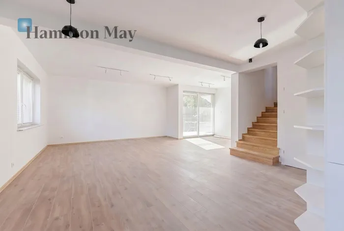 City: Dawidy Bankowe Street: Lasoty Region: Dawidy Bankowe Price: 12000 PLN Bedrooms: 4 Bathrooms: 3 Plot size: 500m2 Price/m2: 48 PLN - slider
