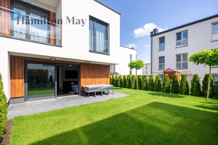 City: Zielonki Street: Na Popielówkę Region: Zielonki Distance to centre: 5.66 km Price: 8500 PLN Bedrooms: 4 Bathrooms: 2 - slider