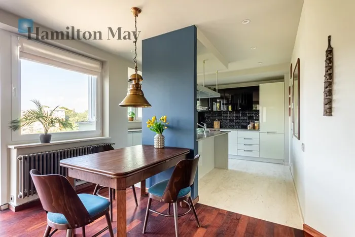 City: Warszawa Street: Bielawska Region: Mokotów Subregion: Wierzbno Distance to centre: 4.13 km Level: 4 Price: 6000 PLN Bedrooms: 2 Bathrooms: 1 - slider