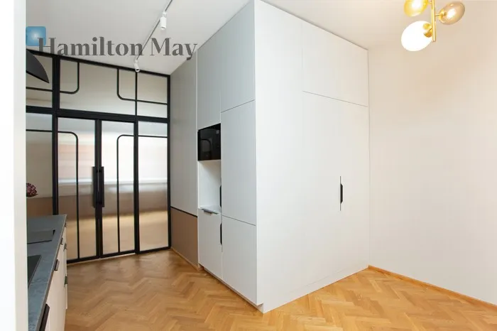 Distance to centre: 1.15 km Price: 8900 PLN Bedrooms: 5 Bathrooms: 2 Plot size: nullm2 - slider