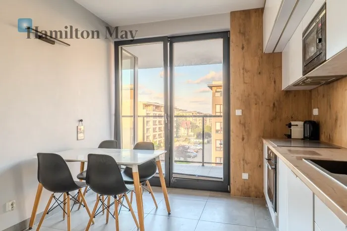 Street: Czerwone Maki Region: Dębniki Subregion: Osiedle Europejskie Distance to centre: 6.3 km Level: 5 Price: 3990 PLN Bedrooms: 4 Bathrooms: 2 Size: 71m2 Price/m2: 56 PLN - slider