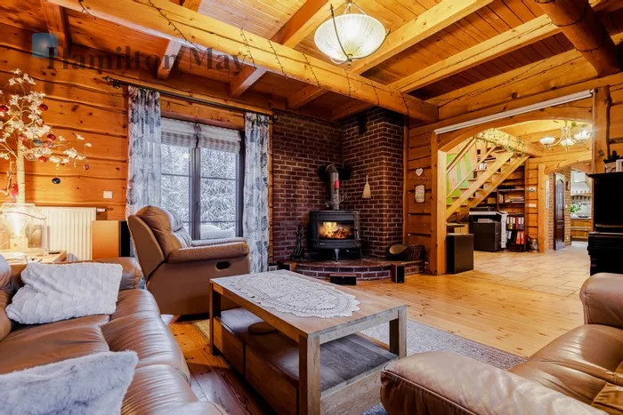 City: Kajetany Street: Bzów Region: Kajetany Distance to centre: 20.35 km Price: 2600000 PLN Bedrooms: 3 Bathrooms: 2 Plot size: 1000m2 Price/m2: 12381 PLN - slider