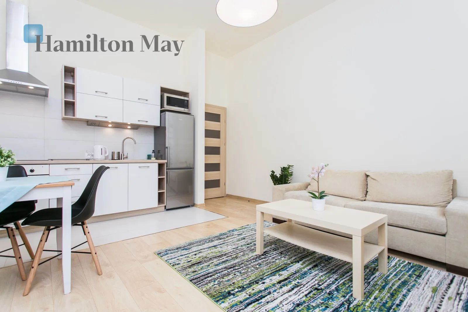 City: Kraków Street: Wygoda Region: Stare Miasto Level: 2 Price: 3200 PLN Bedrooms: 1 Bathrooms: 1 Size: 44m2 - slider