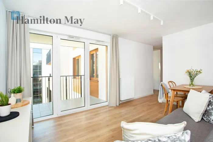 City: Kraków Street: Aleksandra Fredry Region: Łagiewniki-Borek Fałęcki Distance to centre: 3.99 km Level: 3 Price: 761980 PLN Bedrooms: 1 Bathrooms: 1 - slider