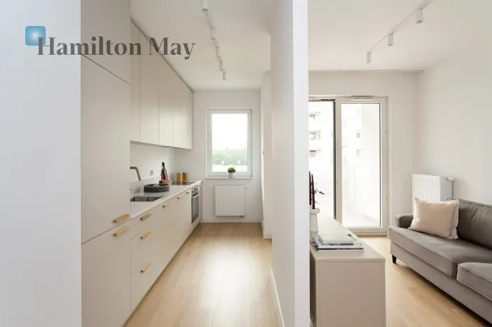 City: Kraków Street: Myśliwska Region: Podgórze Subregion: Płaszów Distance to centre: 4.69 km Level: 4 Price: 741000 PLN Bedrooms: 1 - slider