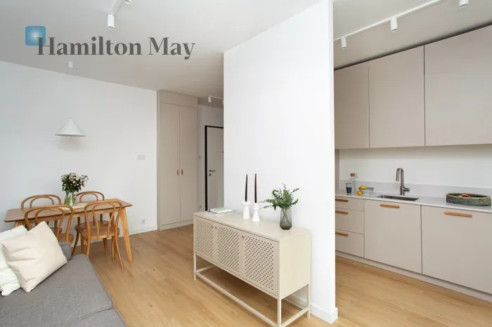 Street: Myśliwska Region: Podgórze Subregion: Płaszów Distance to centre: 4.69 km Level: 1 Price: 747000 PLN Bedrooms: 1 Bathrooms: 1 Size: 42.3m2 Price/m2: 17660 PLN - slider