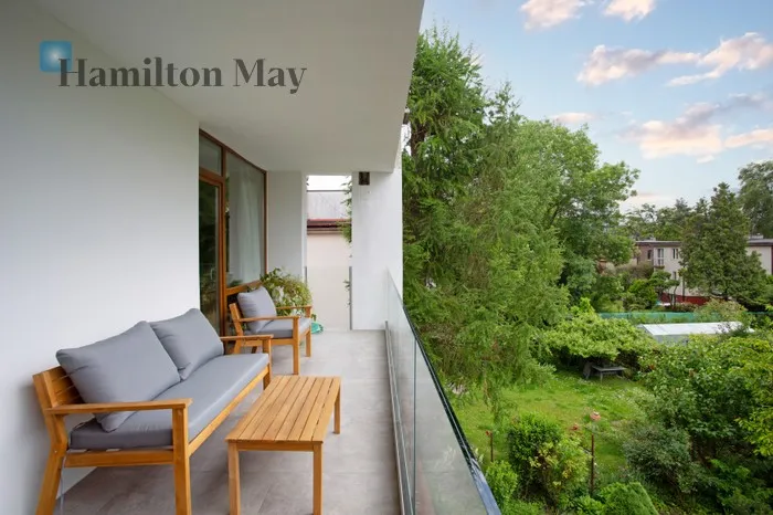 City: Kraków Street: Kraków Region: Zwierzyniec Distance to centre: 2.28 km Price: 9600 PLN Bedrooms: 4 Bathrooms: 3 Plot size: 300m2 Price/m2: 64 PLN - slider