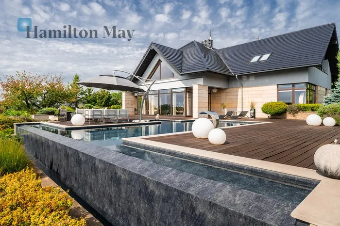 City: Zelków Street: Willowa Region: Zelków Price: 10000000 PLN Bedrooms: 3 Bathrooms: 3 Plot size: 8000m2 - slider