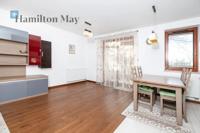 City: Kraków Street: Kapelanka Region: Dębniki Subregion: Kapelanka Distance to centre: 2.47 km Level: 1 Price: 2800 PLN Bedrooms: 1 Bathrooms: 1 Size: 52m2 Price/m2: 54 PLN - slider