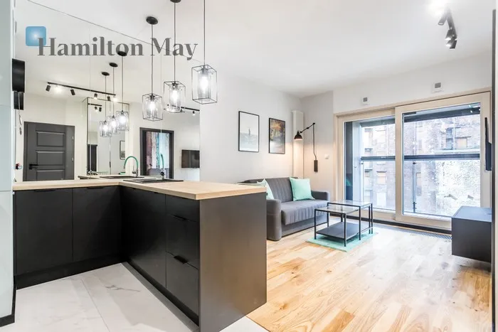 City: Warszawa Street: Waliców Region: Wola Subregion: Mirów Distance to centre: 1.39 km Level: 3 Price: 4800 PLN Bedrooms: 1 Bathrooms: 1 Size: 32m2 Price/m2: 150 PLN - slider
