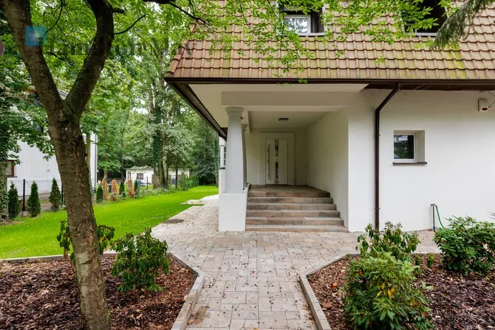 Plot size: 1800m2 Price/m2: 11818 PLN - slider