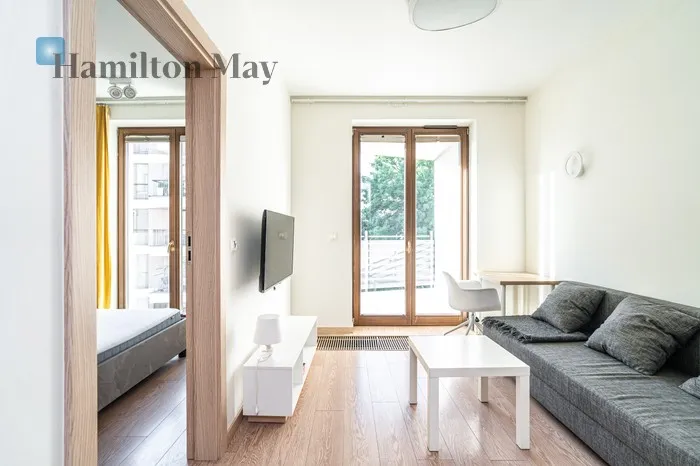 City: Kraków Street: Plac Na Groblach Region: Stare Miasto Level: 4 Price: 3300 PLN Bedrooms: 1 Bathrooms: 1 Size: 40m2 - slider