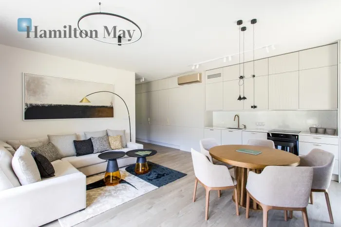 City: Wrocław Street: aleja Ludomira Różyckiego Region: Śródmieście Distance to centre: 3.88 km Level: 3 Price: 2277073.04 PLN Bedrooms: 3 Bathrooms: 1 - slider