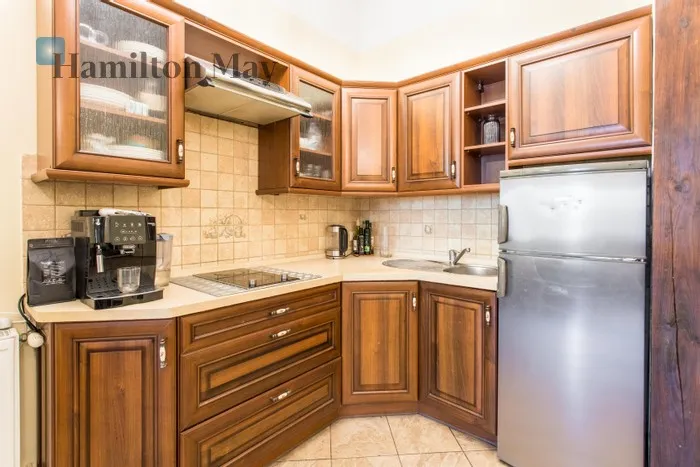 Region: Stare Miasto Distance to centre: 0.14 km Level: 4 Price: 2000 PLN Bedrooms: 0 Bathrooms: 1 Size: 30m2 Price/m2: 67 PLN - slider