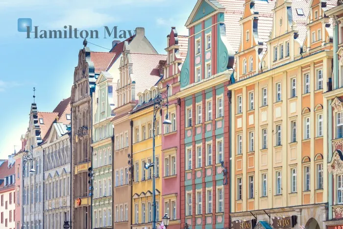 City: Wrocław Street: Rynek Region: Stare Miasto Distance to centre: 0.14 km Level: 4 Price: 2200 PLN Bedrooms: 0 Bathrooms: 1 Size: 30m2 Price/m2: 73 PLN - slider