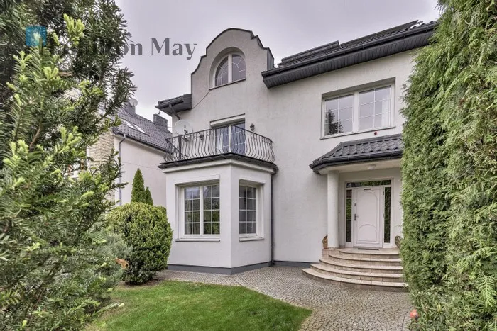 Region: Wilanów Subregion: Wilanów Niski Price: 18000 PLN Bedrooms: 5 - slider