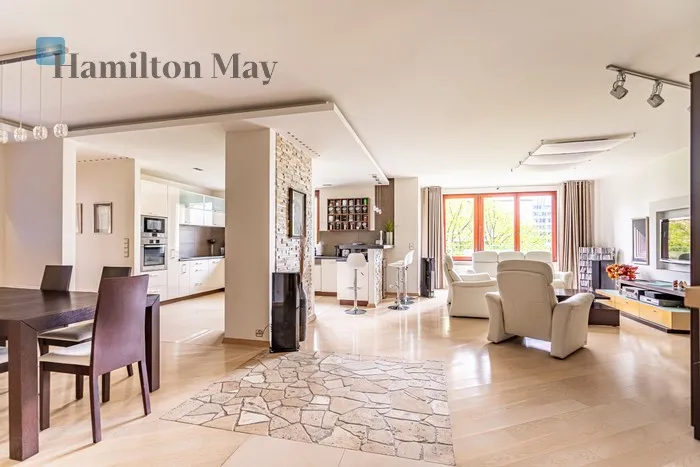 Street: Łucka Region: Wola Subregion: Mirów Distance to centre: 1.64 km Level: 3 Price: 8500 PLN Bedrooms: 3 Bathrooms: 2 Size: 150m2 Price/m2: 57 PLN - slider