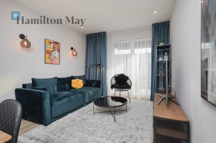 Region: Stare Miasto Distance to centre: 1.58 km Level: 4 Price: 3300 PLN Bedrooms: 1 Bathrooms: 1 Size: 40m2 - slider