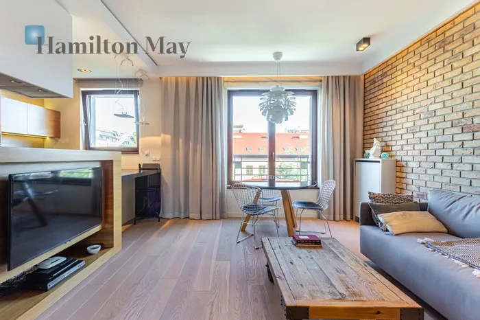 City: Warszawa Street: Hoża Region: Śródmieście Subregion: Śródmieście Południowe Distance to centre: 0.58 km Level: 3 Price: 5500 PLN Bedrooms: 1 Bathrooms: 1 Size: 54m2 Price/m2: 102 PLN - slider