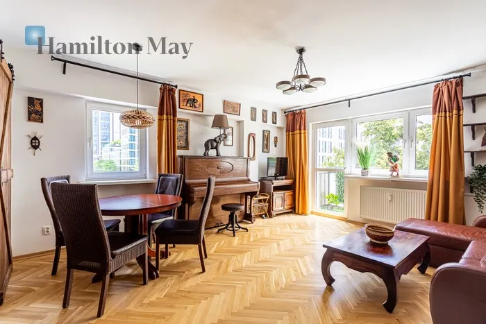 City: Warszawa Street: Chmielna Region: Wola Subregion: Mirów Distance to centre: 1.04 km Level: 3 Price: 4500 PLN Bedrooms: 1 Bathrooms: 1 Size: 58m2 Price/m2: 78 PLN - slider