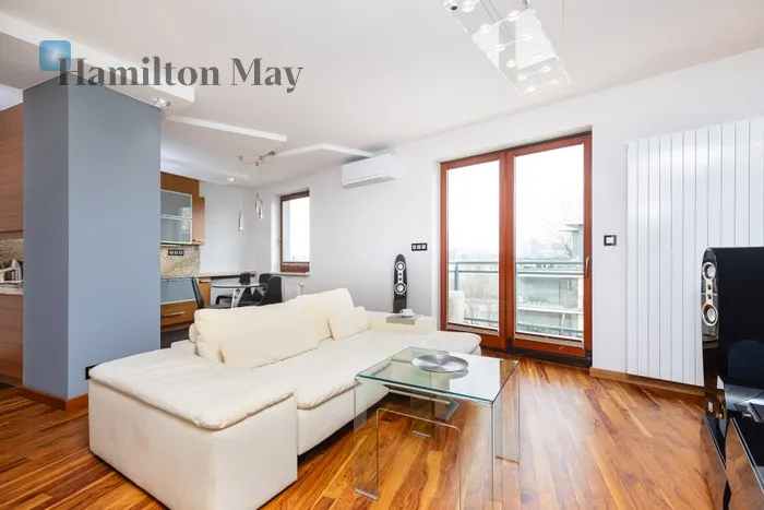 City: Kraków Street: Pilotów Region: Prądnik Czerwony Subregion: Olsza Distance to centre: 2.87 km Level: 4 Price: 3370 PLN Bedrooms: 1 Bathrooms: 1 Size: 69m2 Price/m2: 49 PLN - slider