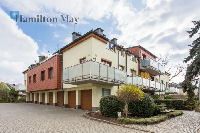 City: Wrocław Street: Potokowa Region: Fabryczna Subregion: Maślice Distance to centre: 8.39 km Level: 1 Price: 2600 PLN Bedrooms: 1 Bathrooms: 1 Size: 40m2 Price/m2: 65 PLN - slider