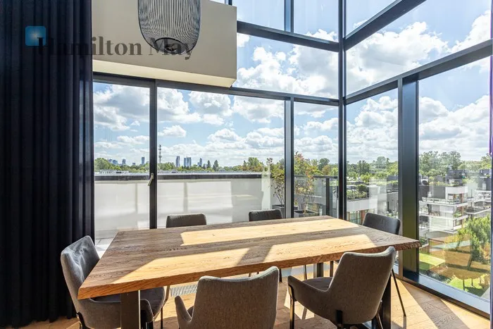 Street: Szamocka Region: Żoliborz Subregion: Sady Żoliborskie Distance to centre: 4.78 km Level: 5 Price: 20000 PLN Bedrooms: 2 Bathrooms: 2 - slider