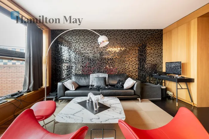 City: Kraków Street: Szlak Region: Stare Miasto Distance to centre: 1.11 km Level: 5 Price: 1460000 PLN Bedrooms: 1 Bathrooms: 1 Size: 60m2 - slider