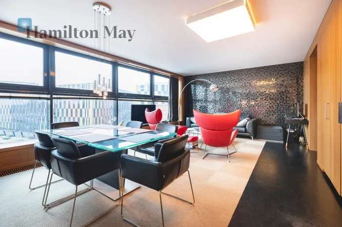 City: Kraków Street: Szlak Region: Stare Miasto Distance to centre: 1.11 km Level: 5 Price: 1460000 PLN Bedrooms: 1 Bathrooms: 1 - slider