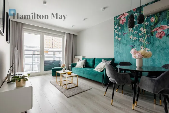 City: Warszawa Street: Zwierzyniecka Region: Mokotów Subregion: Czerniaków Distance to centre: 3.61 km Level: 3 Price: 4000 PLN Bedrooms: 1 Bathrooms: 1 Size: 41.43m2 - slider