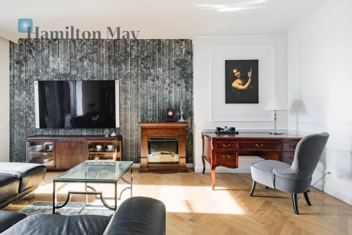 Street: Tadeusza Kościuszki Region: Zwierzyniec Subregion: Salwator Distance to centre: 1.59 km Level: 2 Price: 5500 PLN Bedrooms: 1 Bathrooms: 1 Size: 75m2 Price/m2: 73 PLN - slider